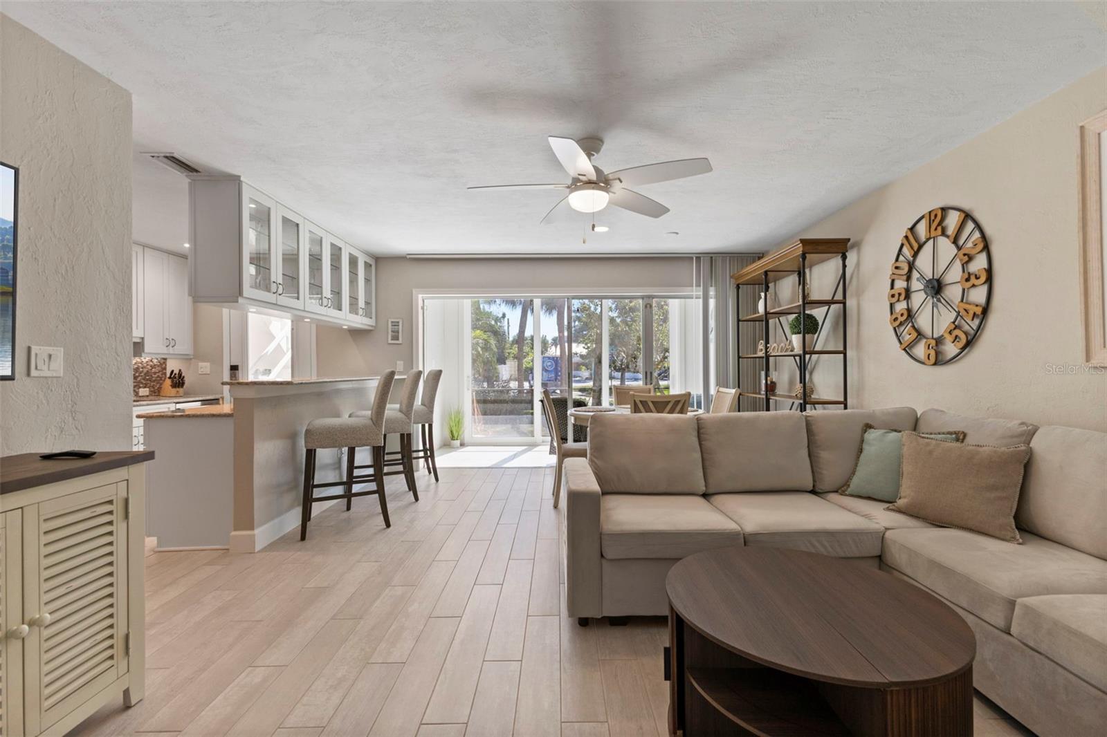 137 AVENIDA MESSINA #1, SARASOTA, FL — photo 3