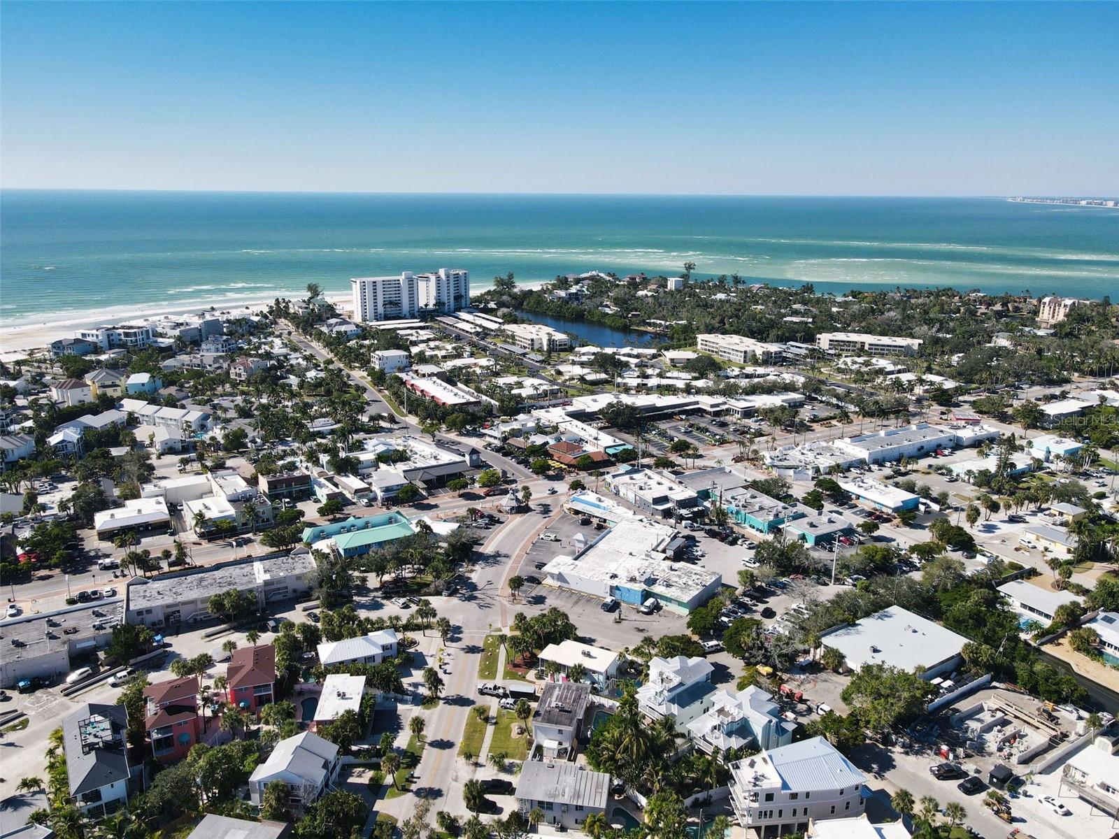 137 AVENIDA MESSINA #1, SARASOTA, FL — photo 31