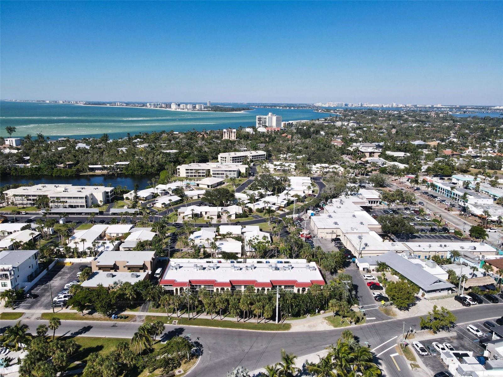 137 AVENIDA MESSINA #1, SARASOTA, FL — photo 34