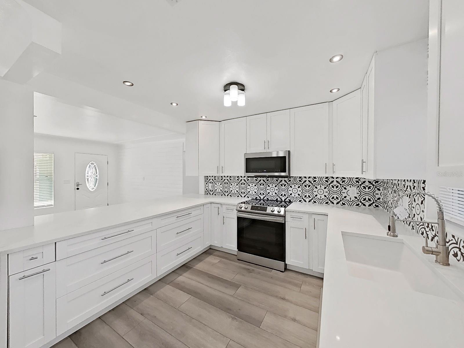 1837 AUDREY DR, CLEARWATER, FL — photo 12