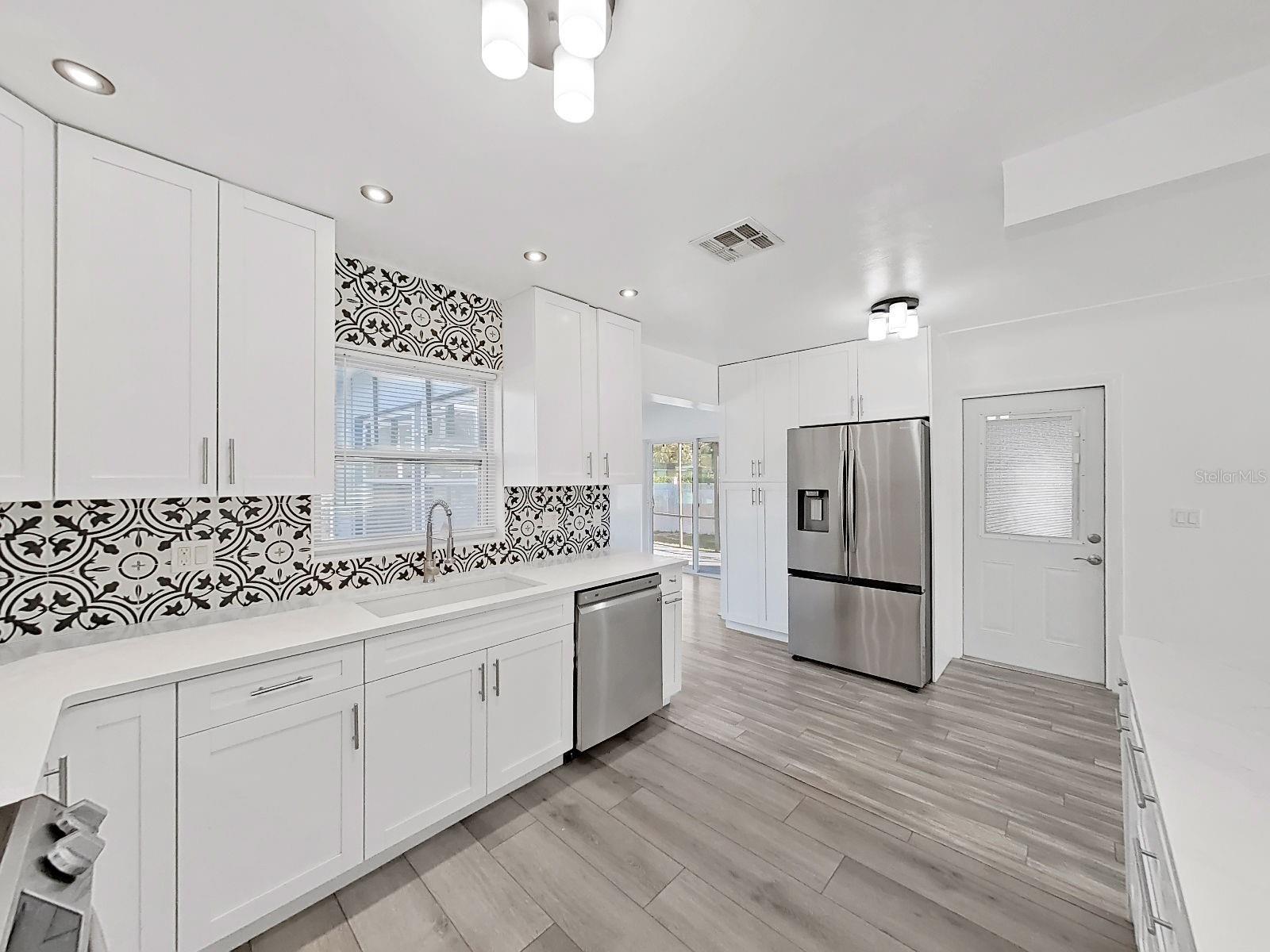 1837 AUDREY DR, CLEARWATER, FL — photo 14