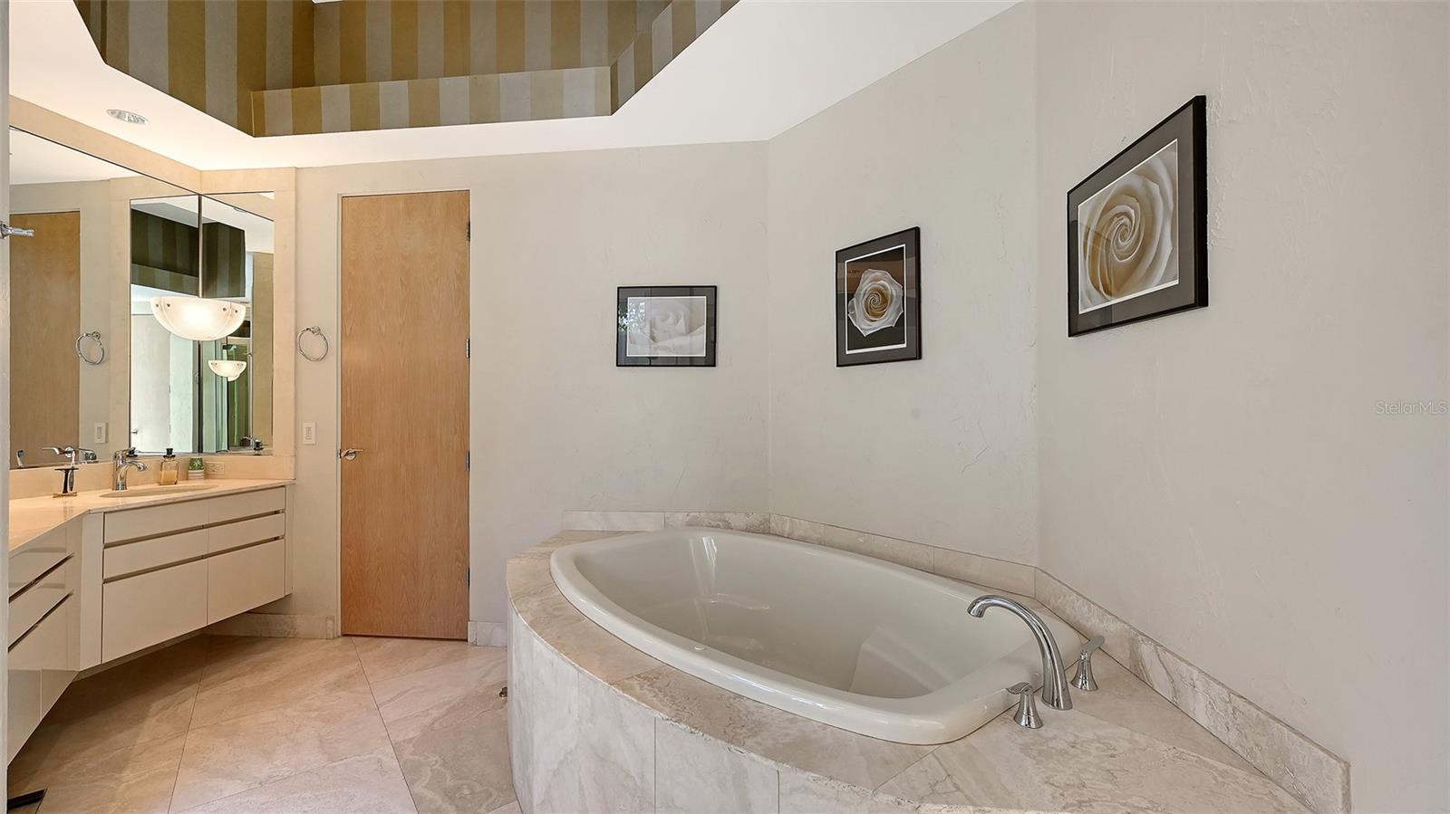 510 HARBOR GATE WAY, LONGBOAT KEY, FL — photo 29