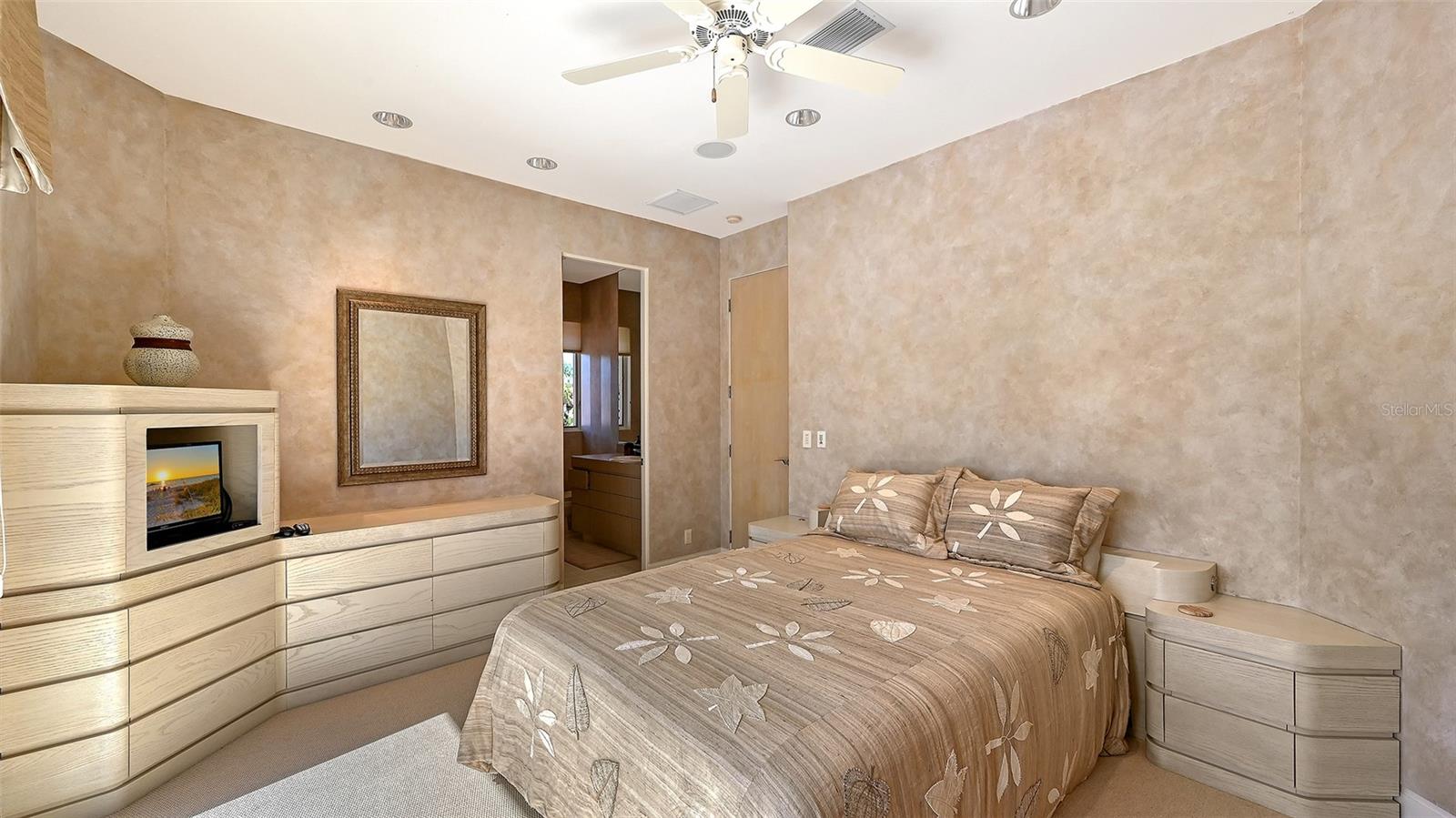 510 HARBOR GATE WAY, LONGBOAT KEY, FL — photo 46