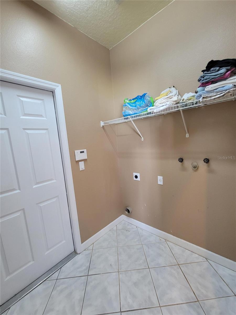 3145 TWISTED OAK LOOP, KISSIMMEE, FL — photo 65