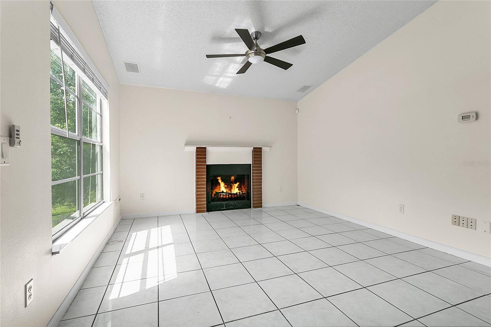 305 NORTHLAKE DR #305, SANFORD, FL — photo 2