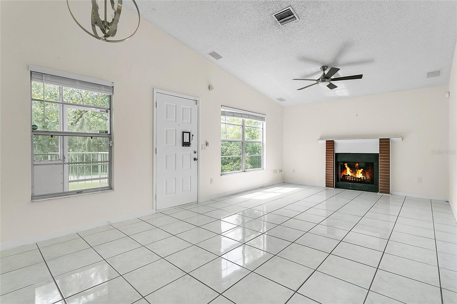 305 NORTHLAKE DR #305, SANFORD, FL — photo 3