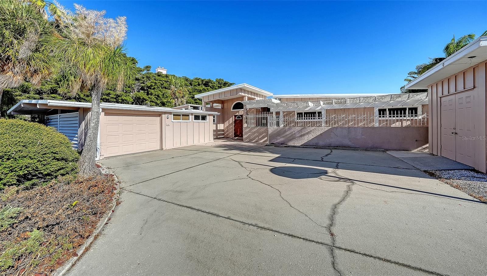 355 S SHORE DR, SARASOTA, FL — photo 3
