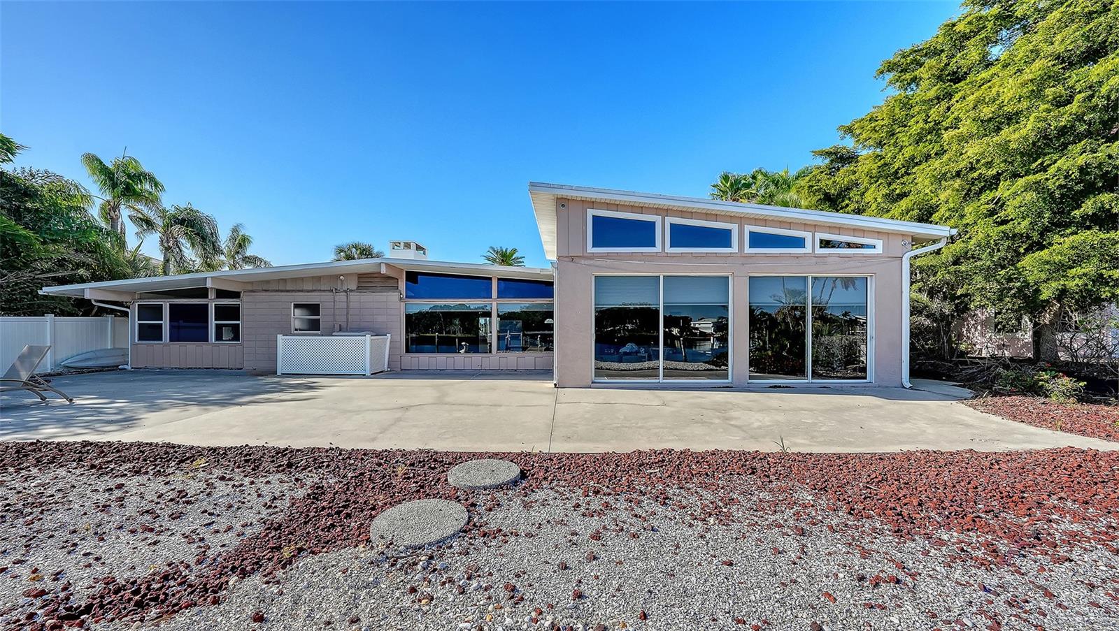 355 S SHORE DR, SARASOTA, FL — photo 6