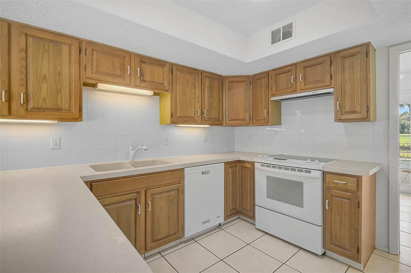4414 LA JOLLA DR #0, BRADENTON, FL — photo 9