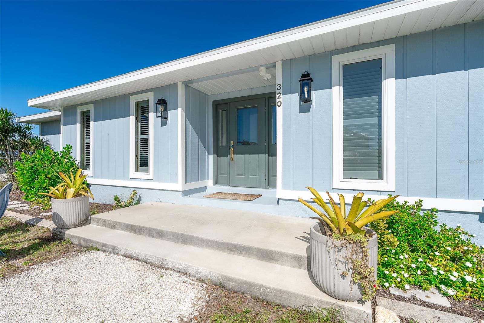 320 ANCHOR ROW, PLACIDA, FL — photo 4