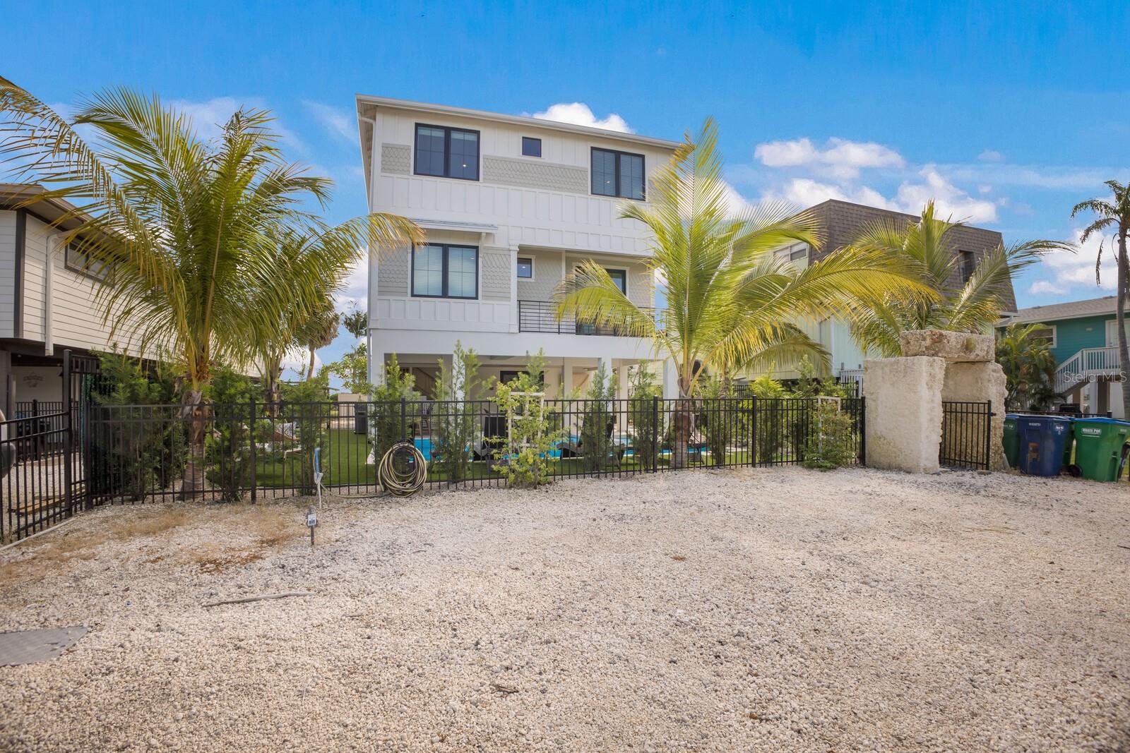 2415 AVENUE B, BRADENTON BEACH, FL — photo 2