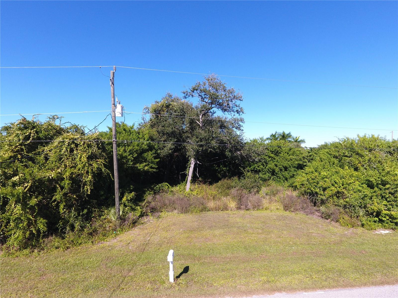 394 ALBATROSS RD, ROTONDA WEST, FL — photo 2