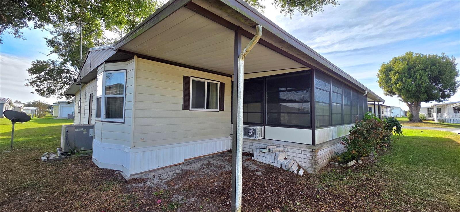 5650 BENTON ST, ZEPHYRHILLS, FL — photo 4