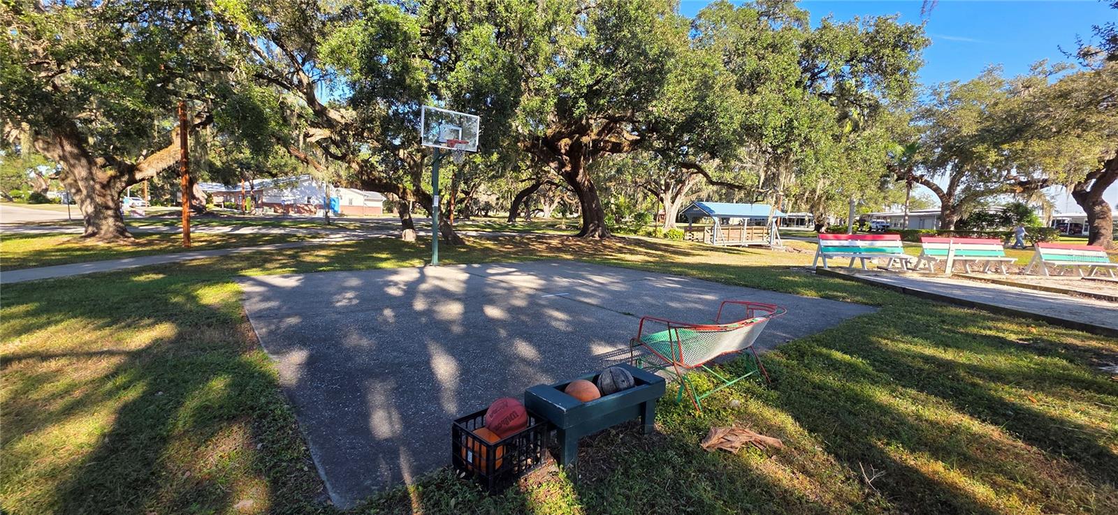 5650 BENTON ST, ZEPHYRHILLS, FL — photo 57
