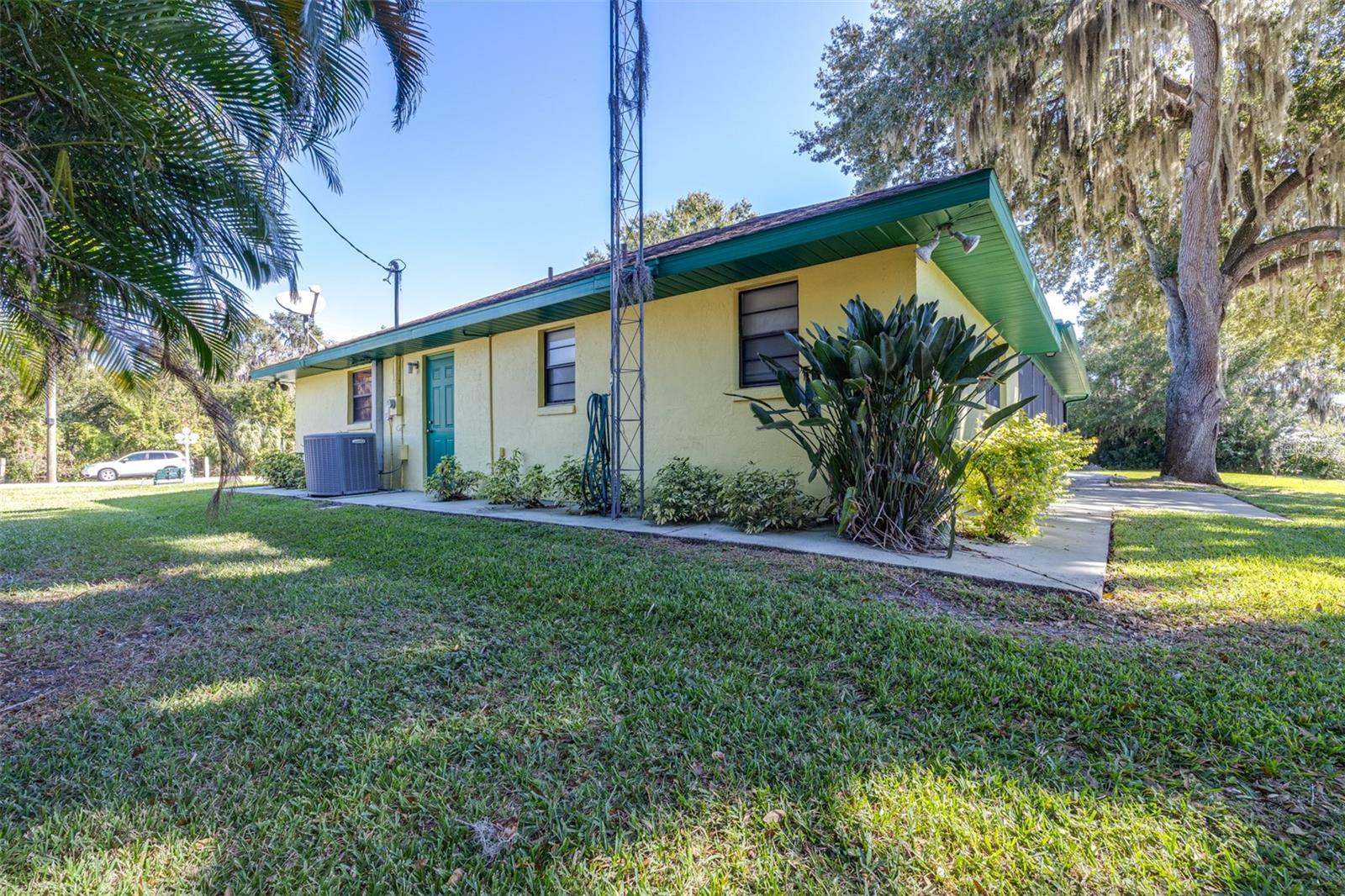 623 RACOON LN, LORIDA, FL — photo 44