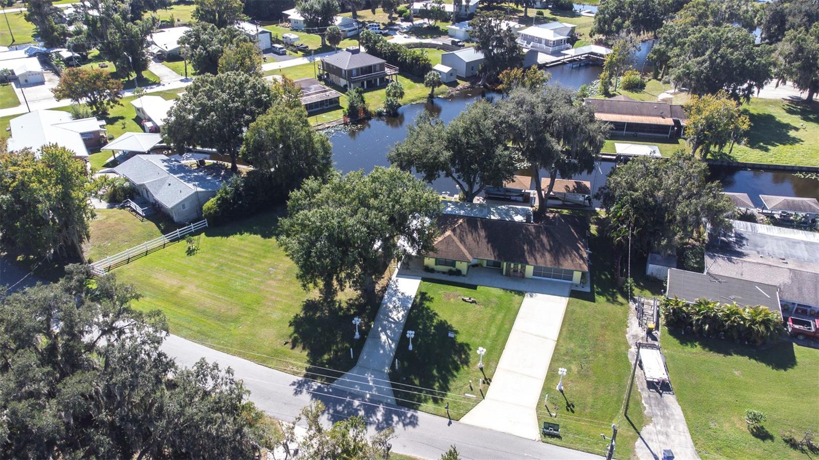 623 RACOON LN, LORIDA, FL — photo 58