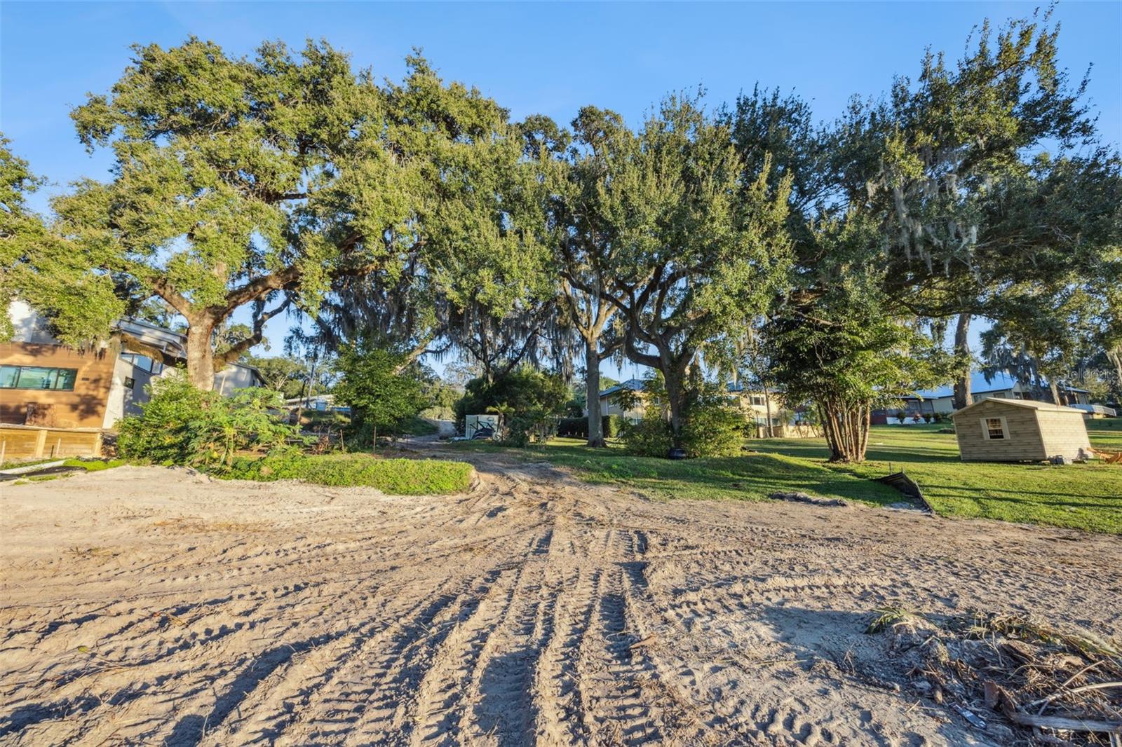 E CROOKED LAKE DR, EUSTIS, FL — photo 16