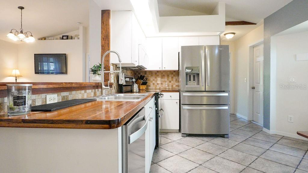 3357 N CHAMBERLAIN BLVD, NORTH PORT, FL — photo 19
