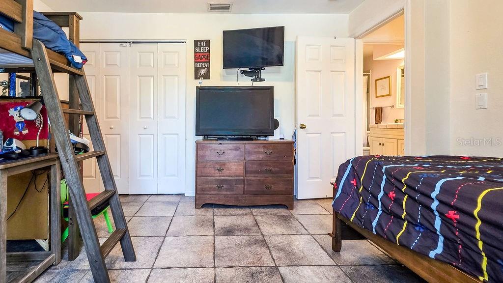 3357 N CHAMBERLAIN BLVD, NORTH PORT, FL — photo 34