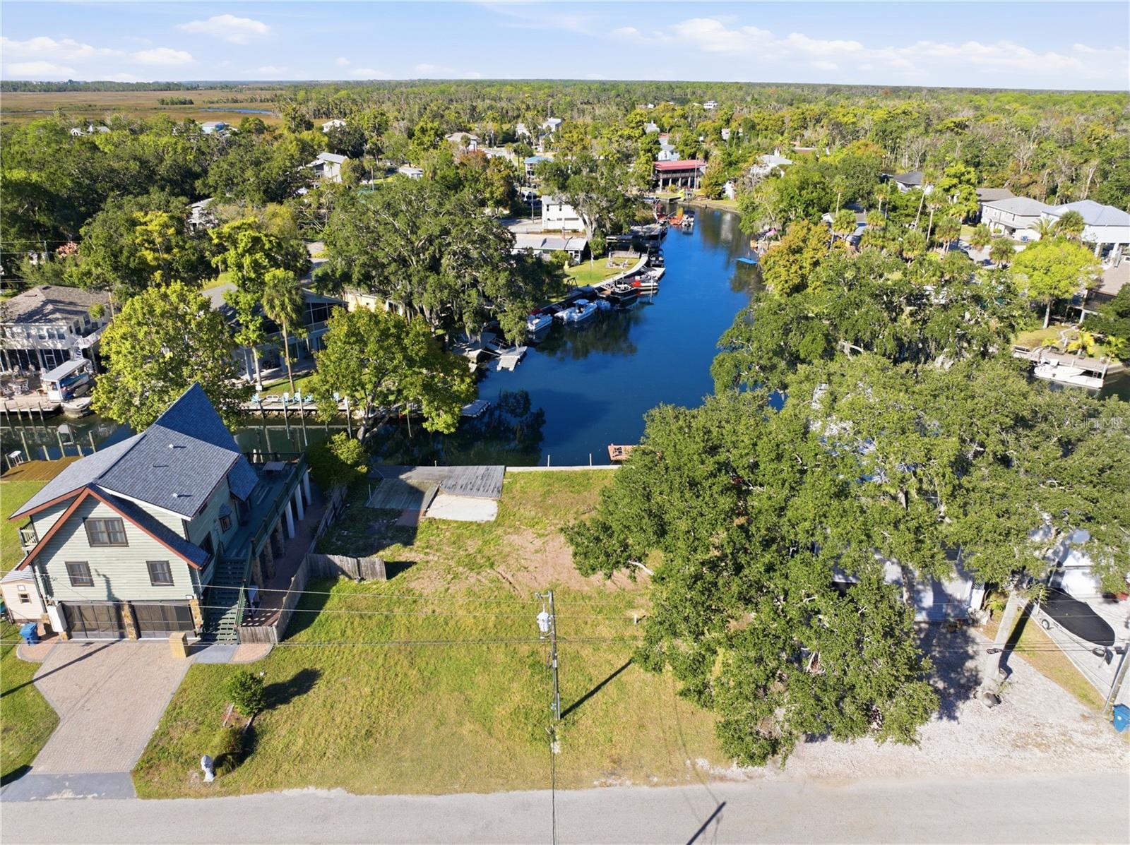 00 CIRCLE DR, WEEKI WACHEE, FL — photo 4
