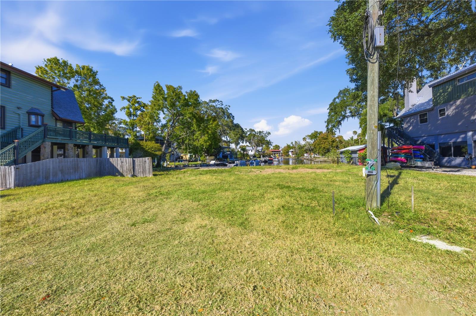 00 CIRCLE DR, WEEKI WACHEE, FL — photo 12