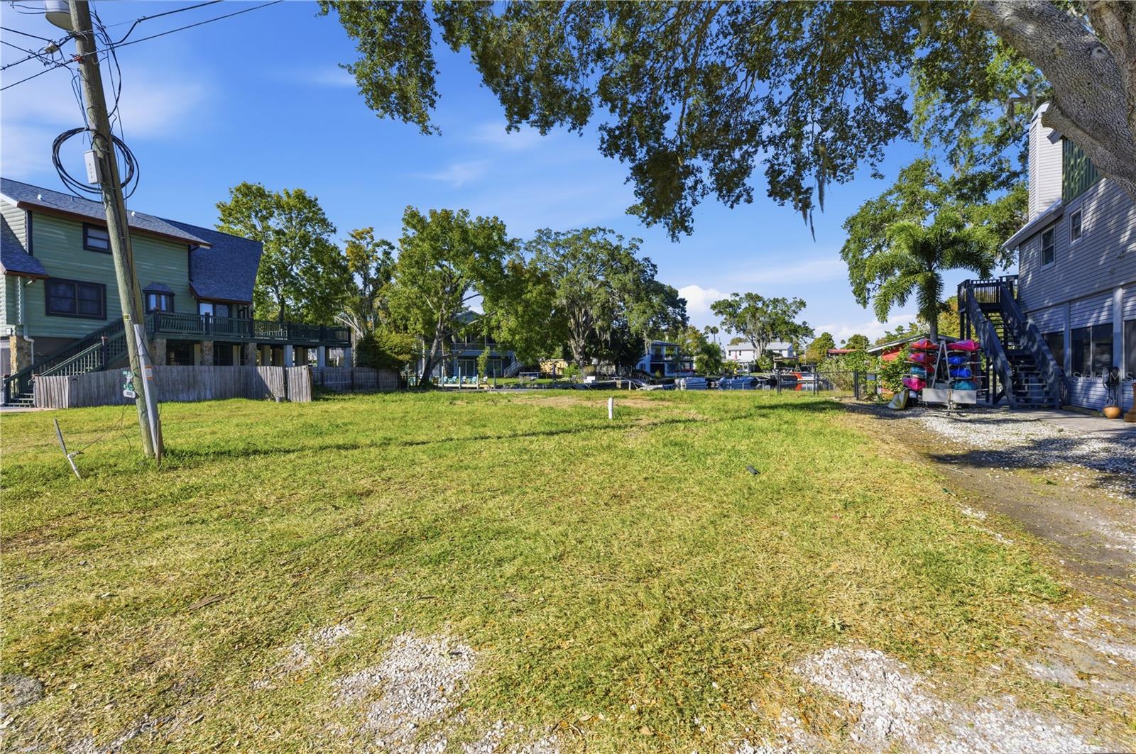 00 CIRCLE DR, WEEKI WACHEE, FL — photo 13
