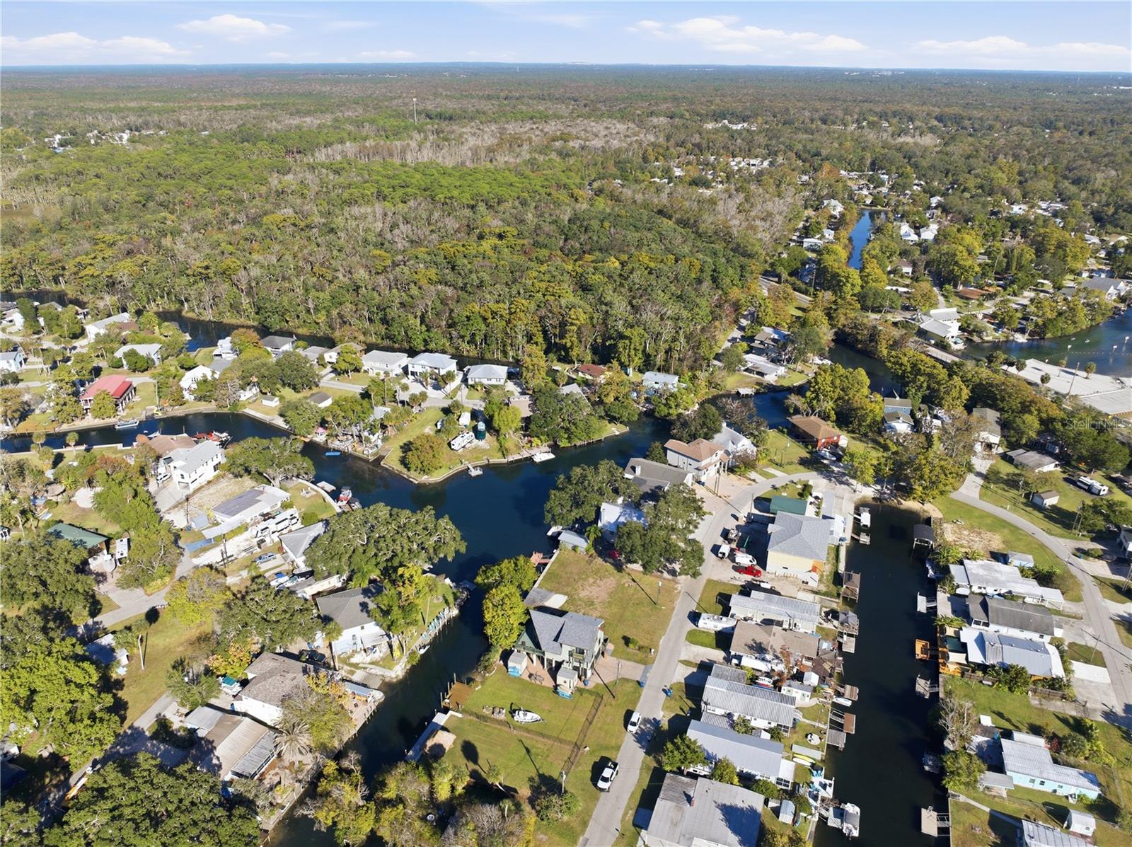 00 CIRCLE DR, WEEKI WACHEE, FL — photo 17
