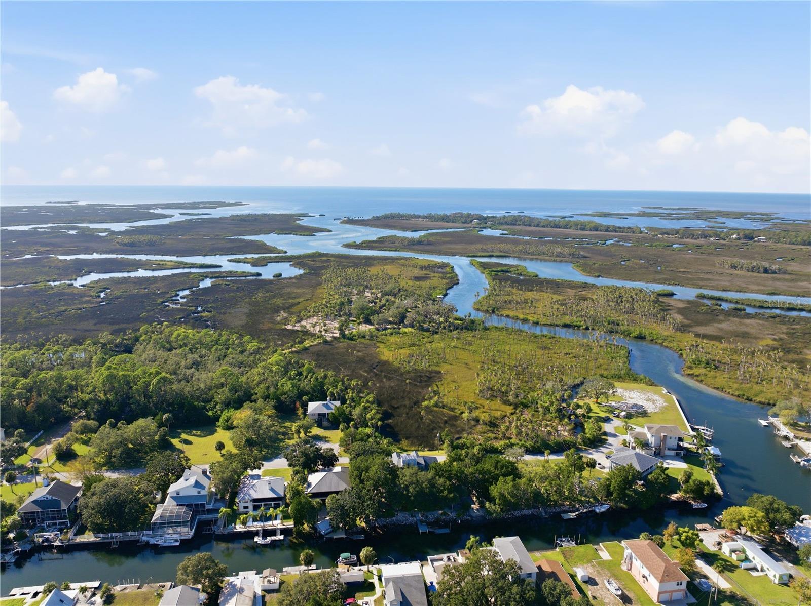 00 CIRCLE DR, WEEKI WACHEE, FL — photo 18