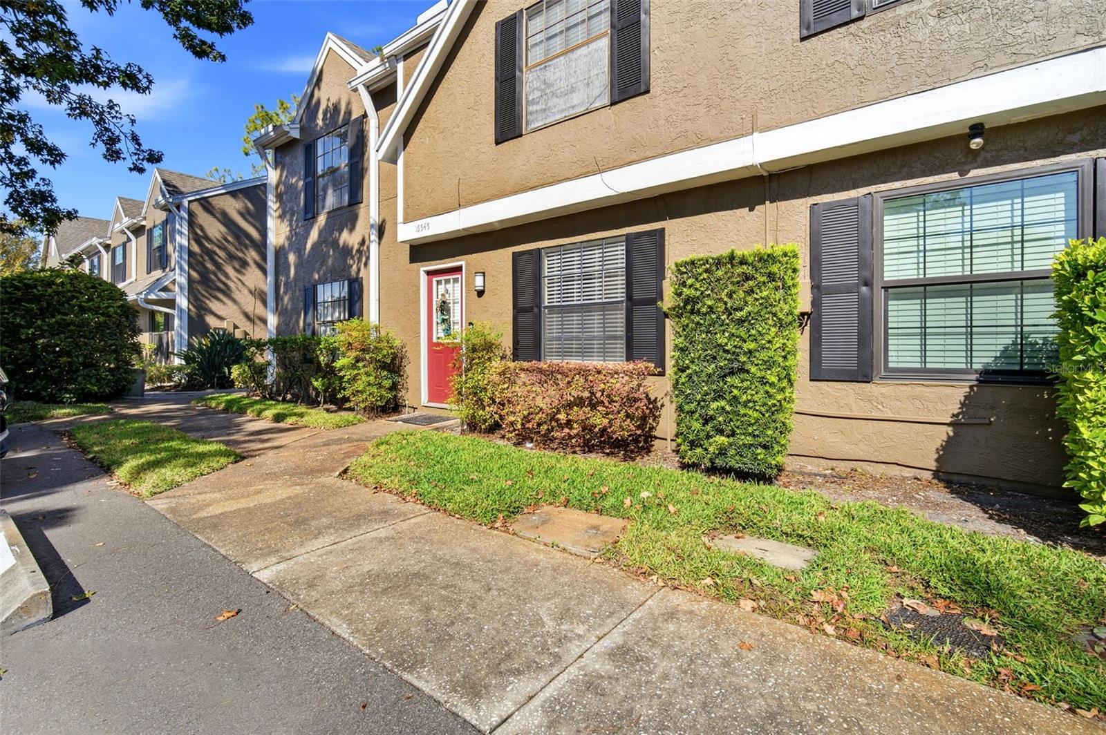 16545 LAKE BRIGADOON CIR, TAMPA, FL — photo 2