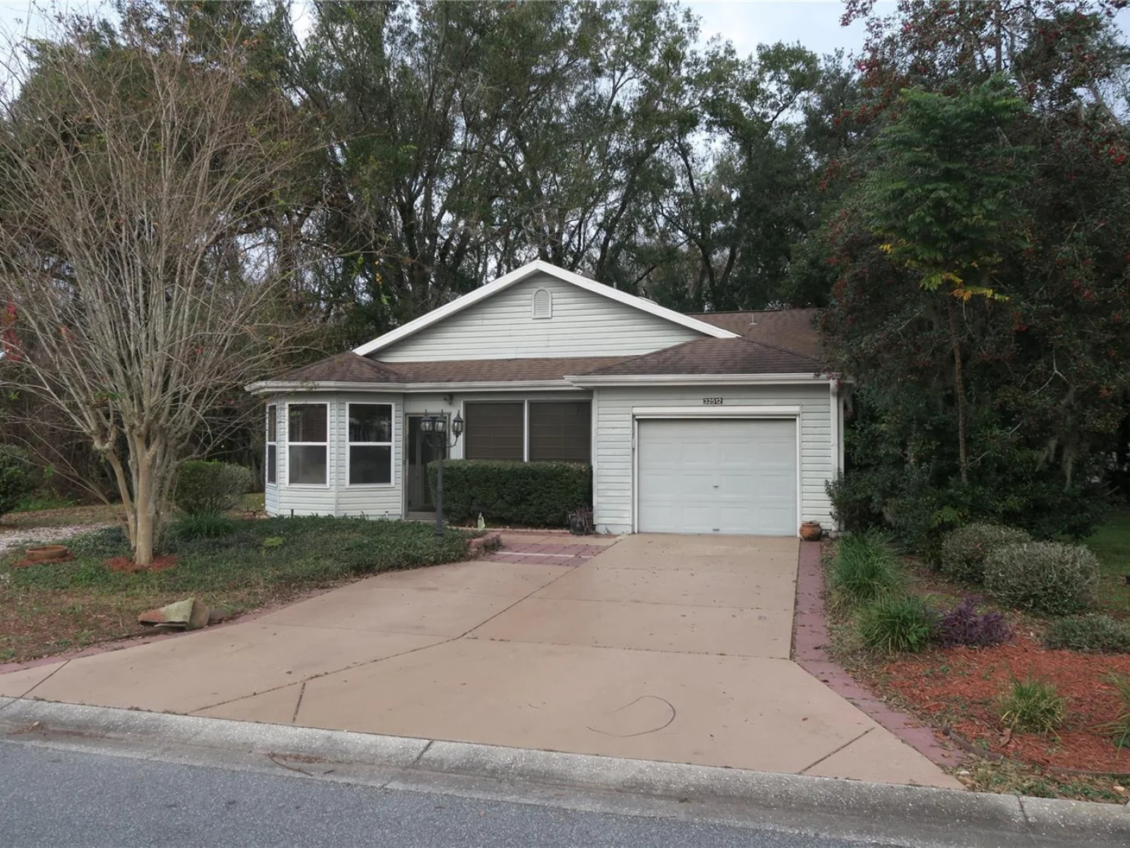 32512 OAK PARK DR, LEESBURG, FL — photo 1