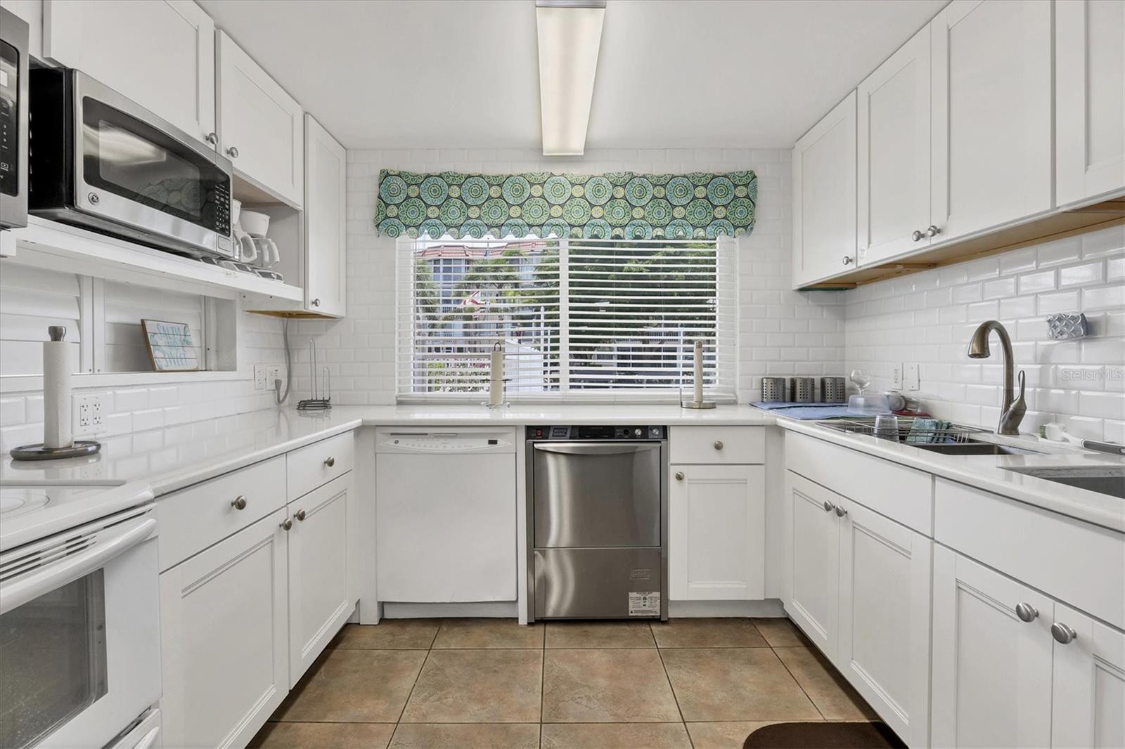 1250 N PORTOFINO DR #303, SARASOTA, FL — photo 26
