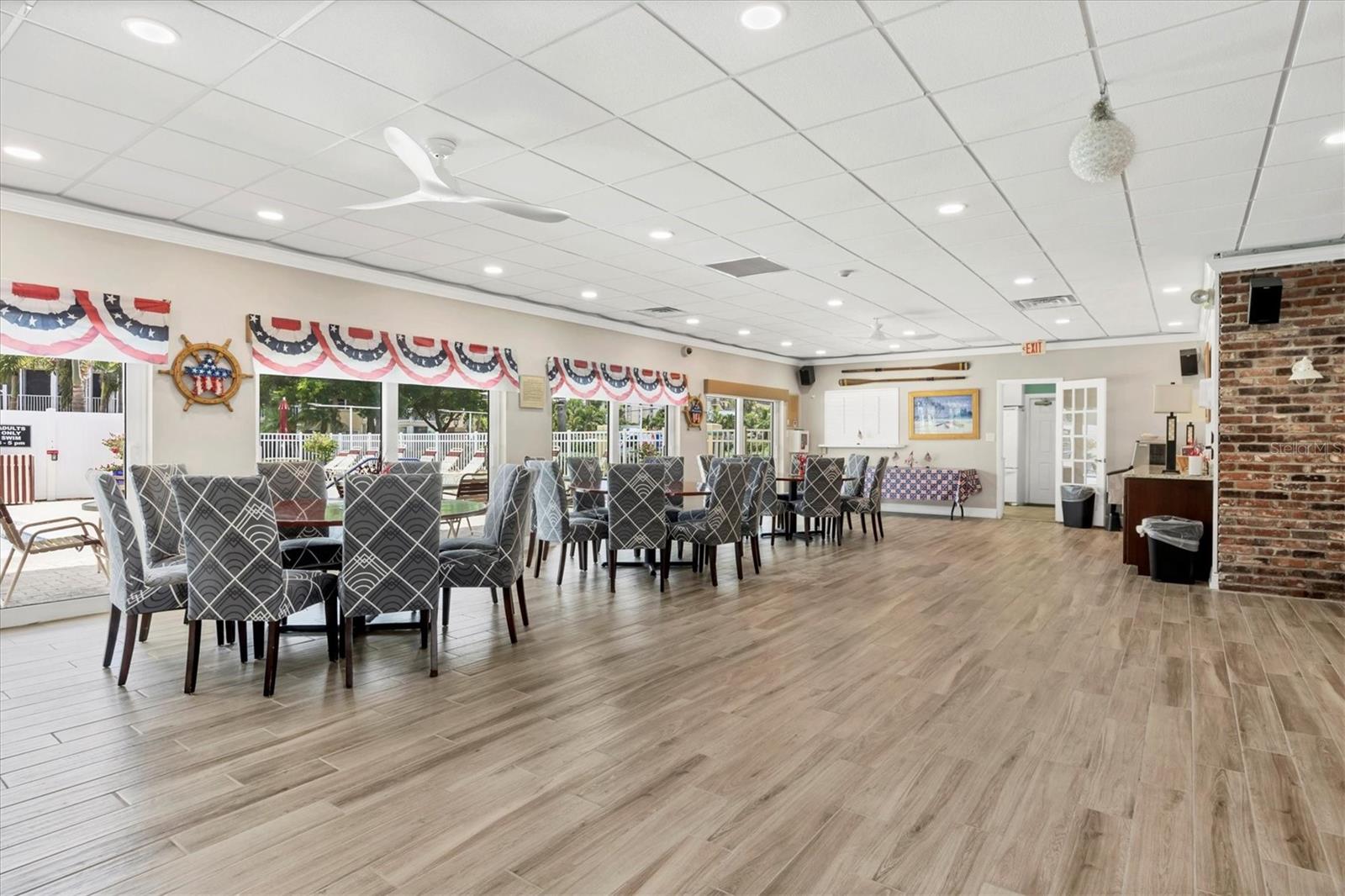1250 N PORTOFINO DR #303, SARASOTA, FL — photo 27
