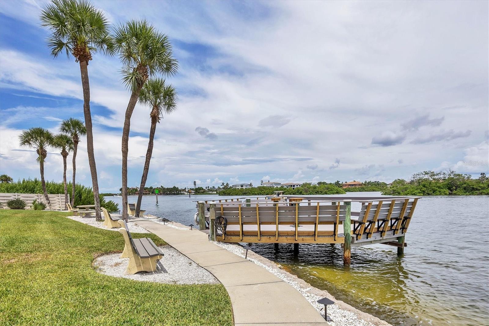 1250 N PORTOFINO DR #303, SARASOTA, FL — photo 38