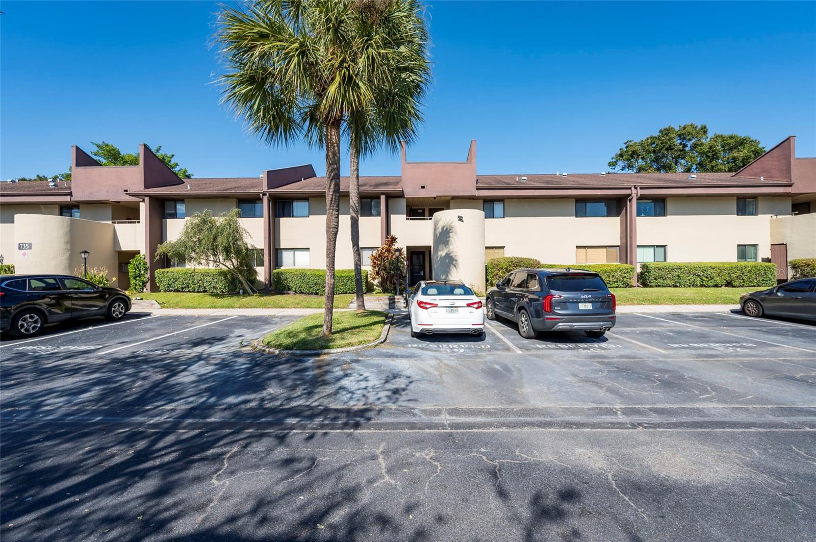 735 S VILLAGE DR N #206, ST PETERSBURG, FL