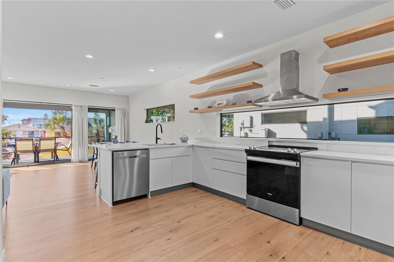 2200 BAY BLVD #B, INDIAN ROCKS BEACH, FL — photo 19