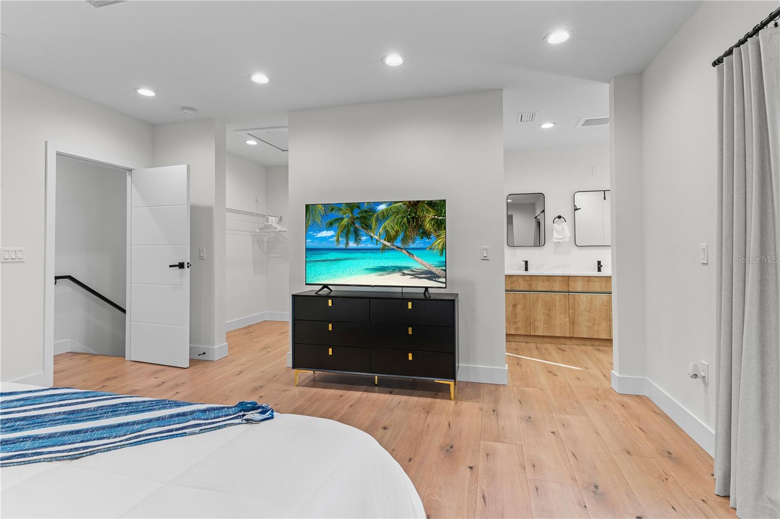 2200 BAY BLVD #B, INDIAN ROCKS BEACH, FL — photo 44