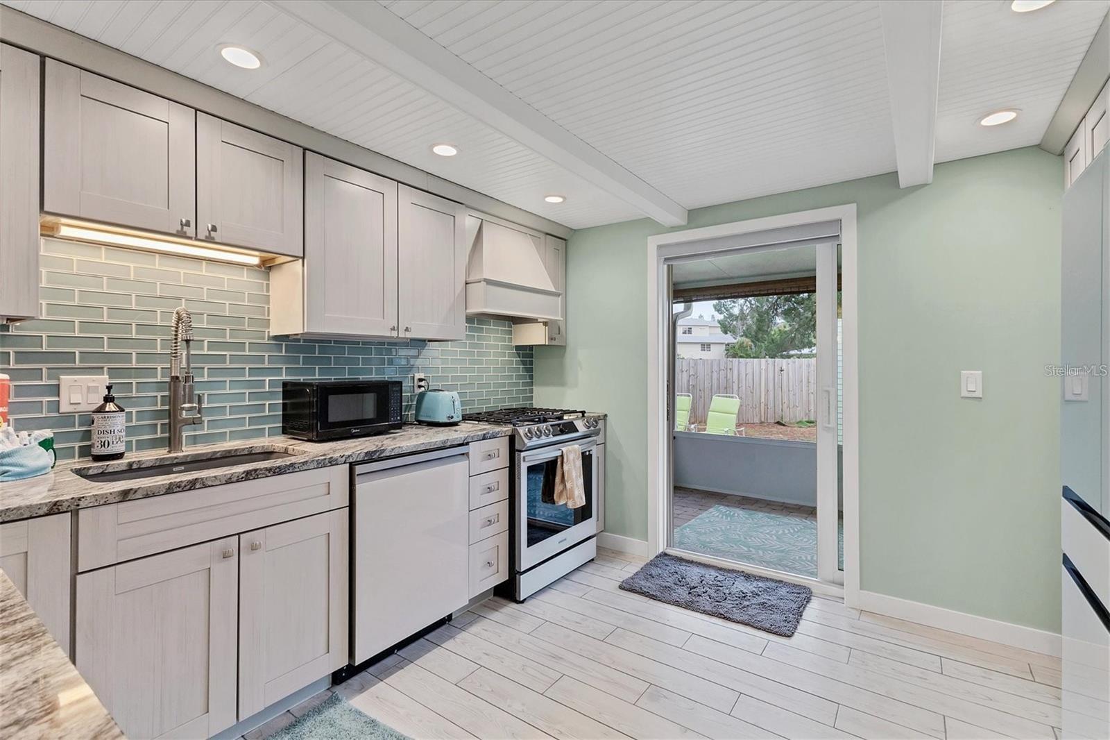 1686 CHAPLINE LN, SARASOTA, FL — photo 12