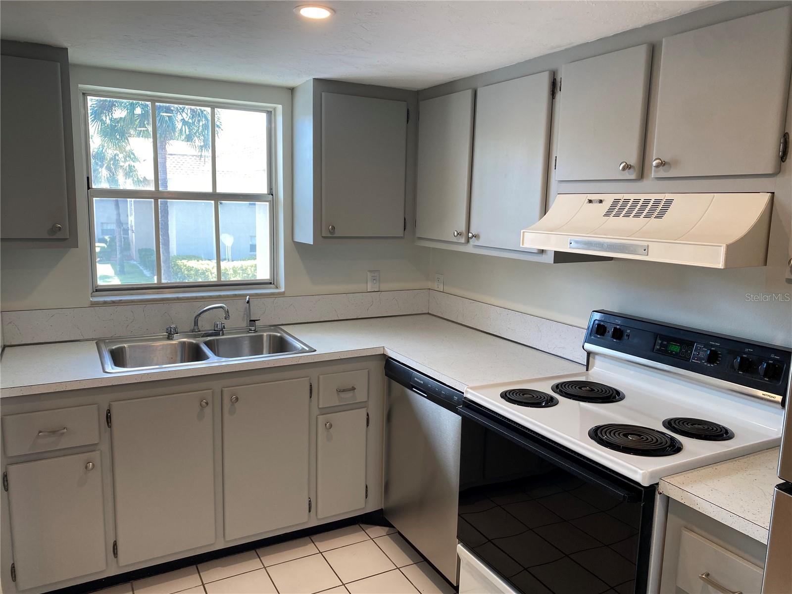 2727 75TH ST W #8A14, BRADENTON, FL — photo 4