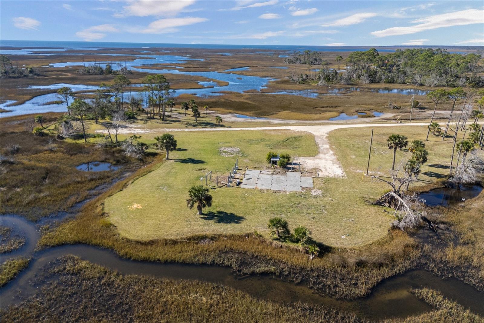 125 SW 284, STEINHATCHEE, FL — photo 26