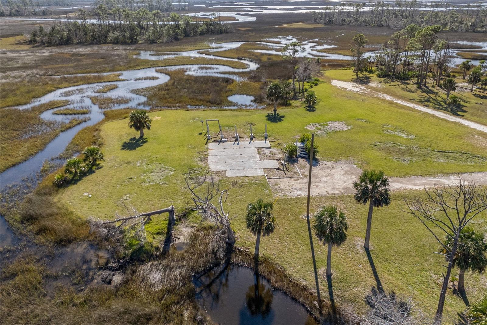 125 SW 284, STEINHATCHEE, FL — photo 28