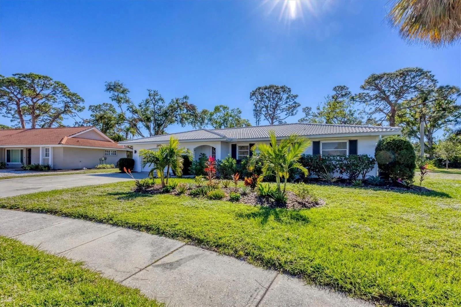 2410 CASS ST, SARASOTA, FL — photo 2