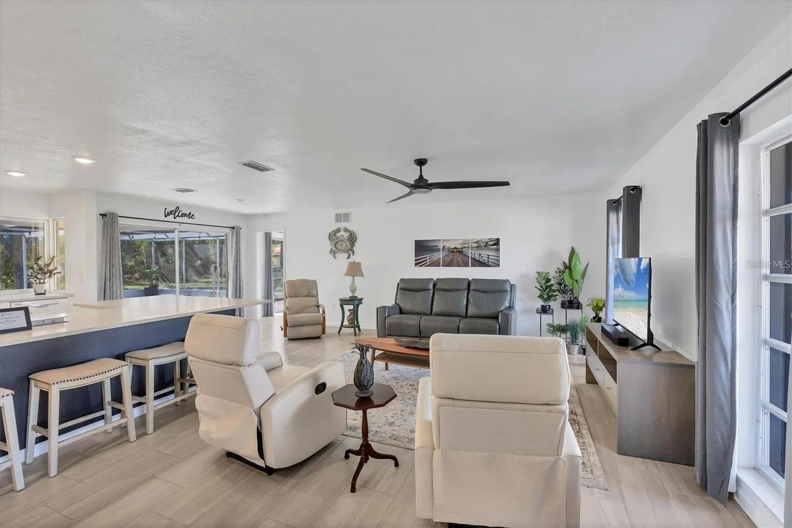 2410 CASS ST, SARASOTA, FL — photo 4