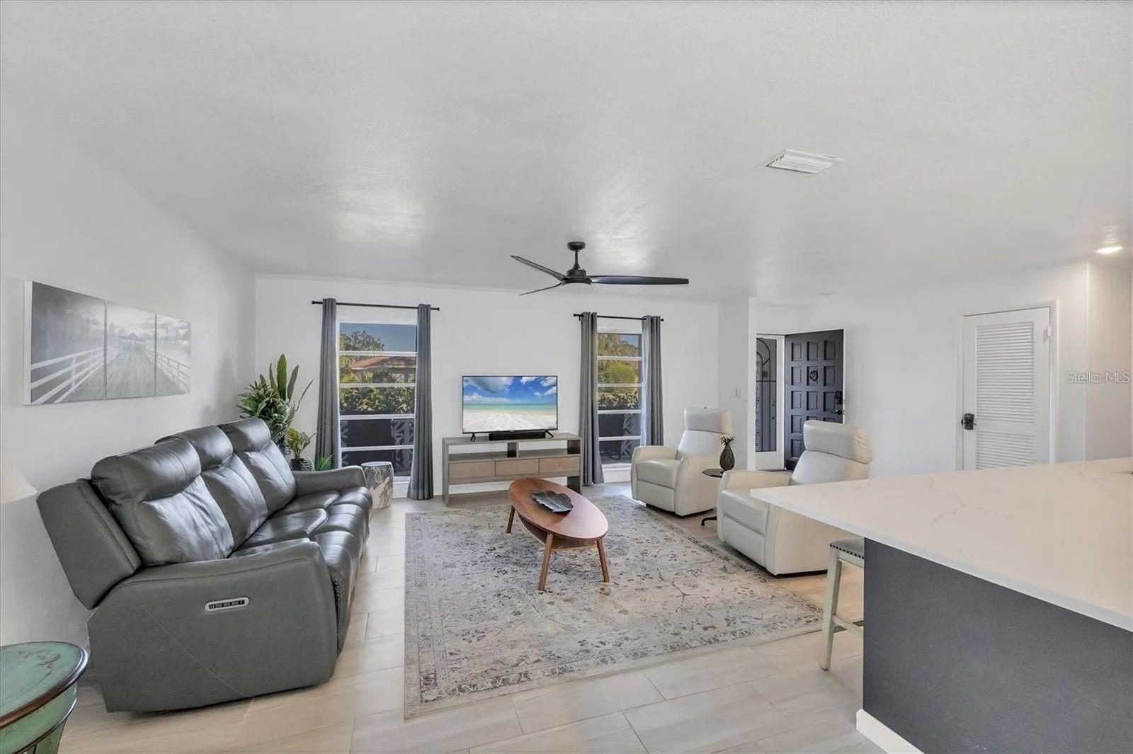 2410 CASS ST, SARASOTA, FL — photo 7