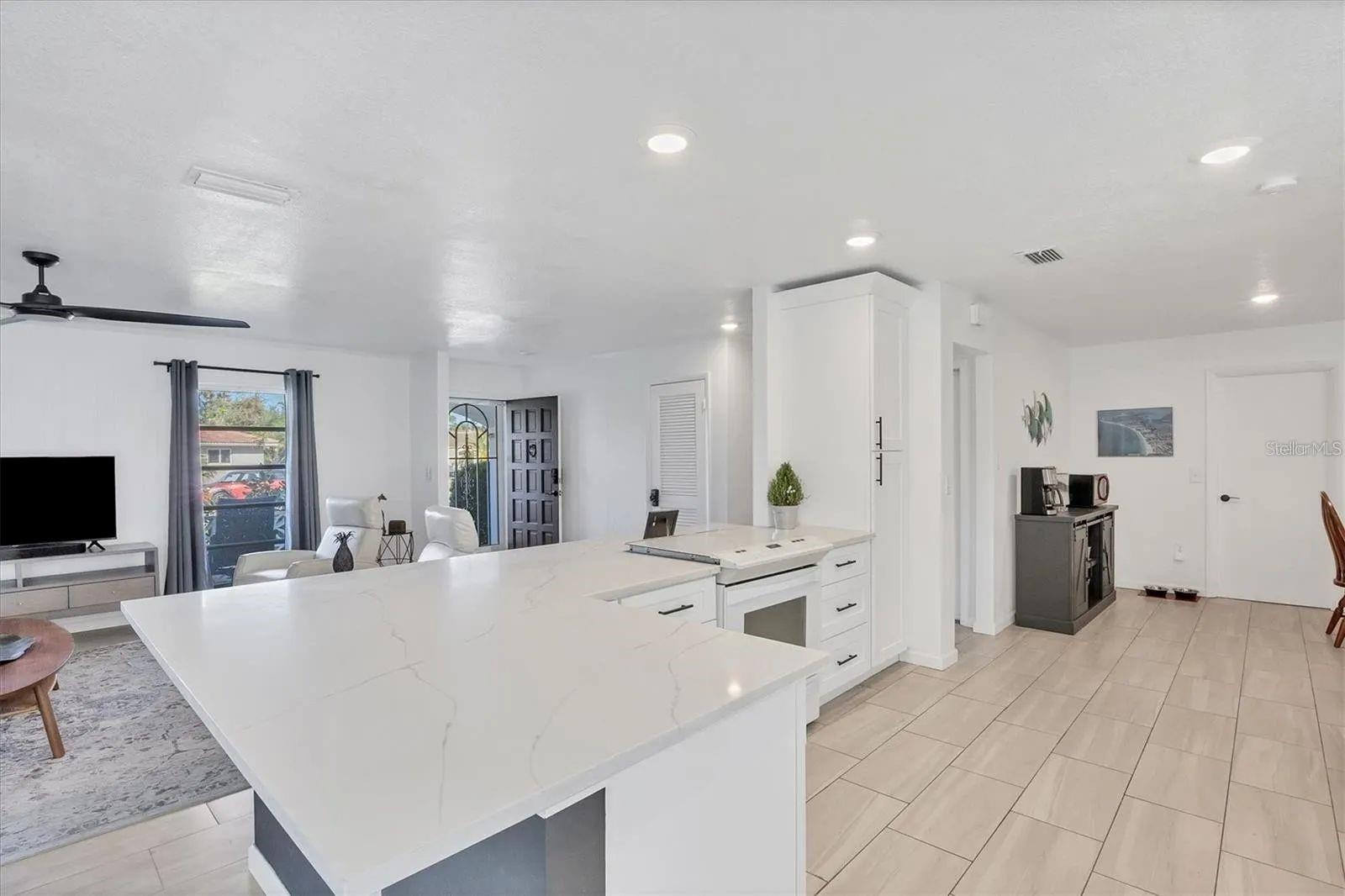 2410 CASS ST, SARASOTA, FL — photo 8