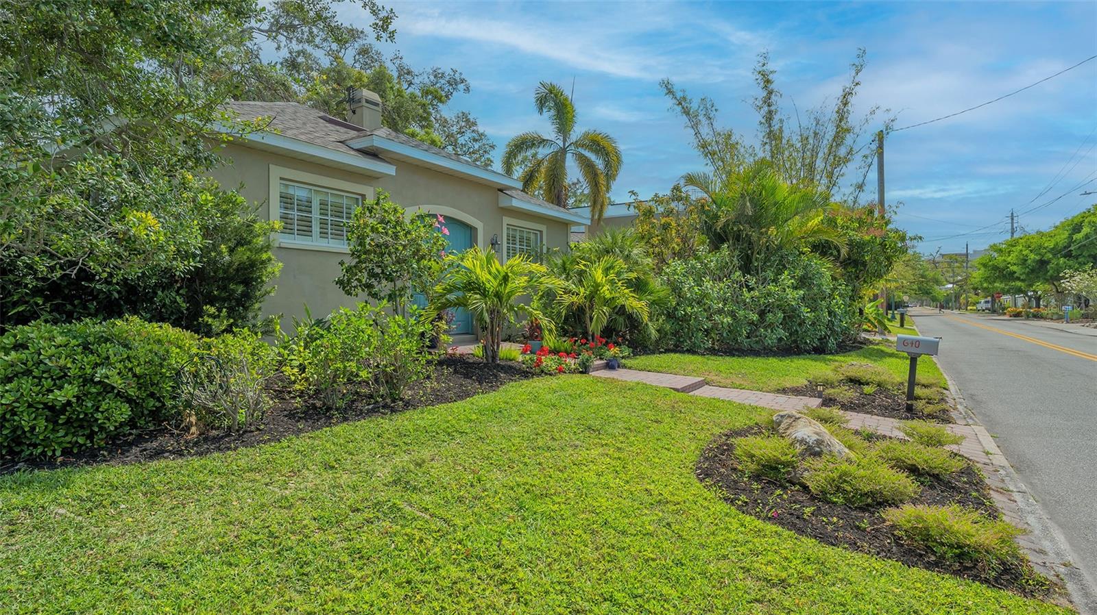 640 N OSPREY AVE, SARASOTA, FL — photo 2