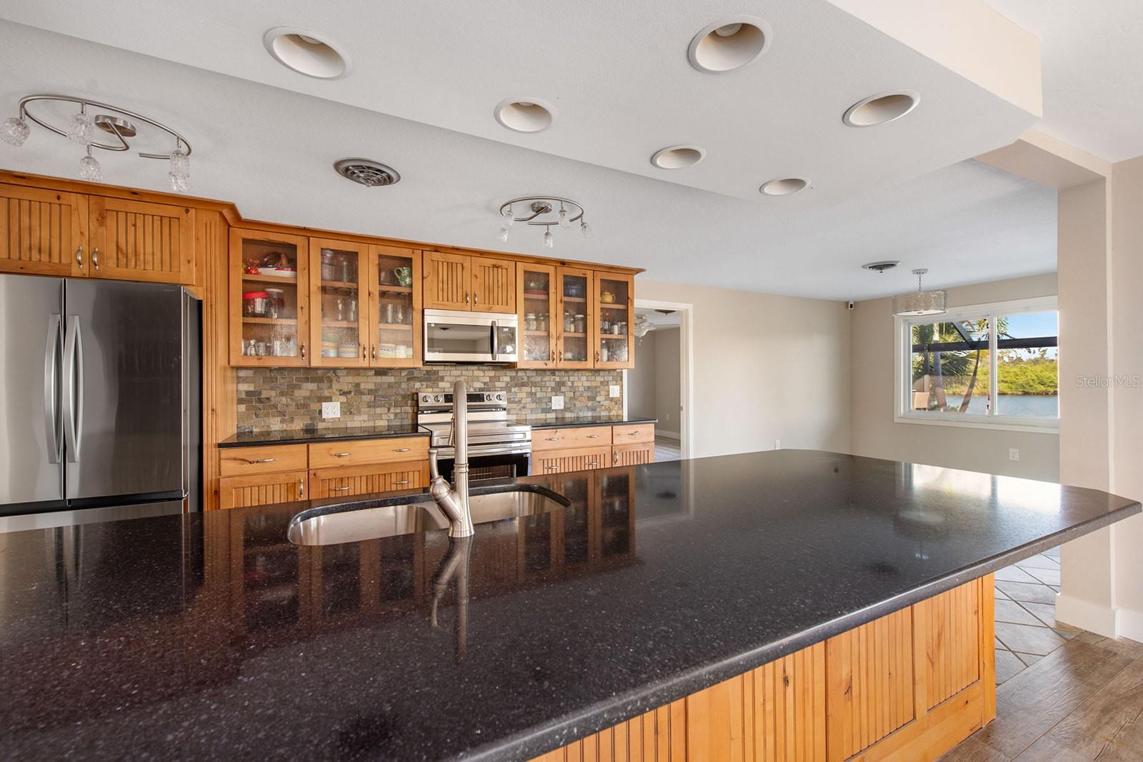 300 E BAY HEIGHTS AVE, ENGLEWOOD, FL — photo 11