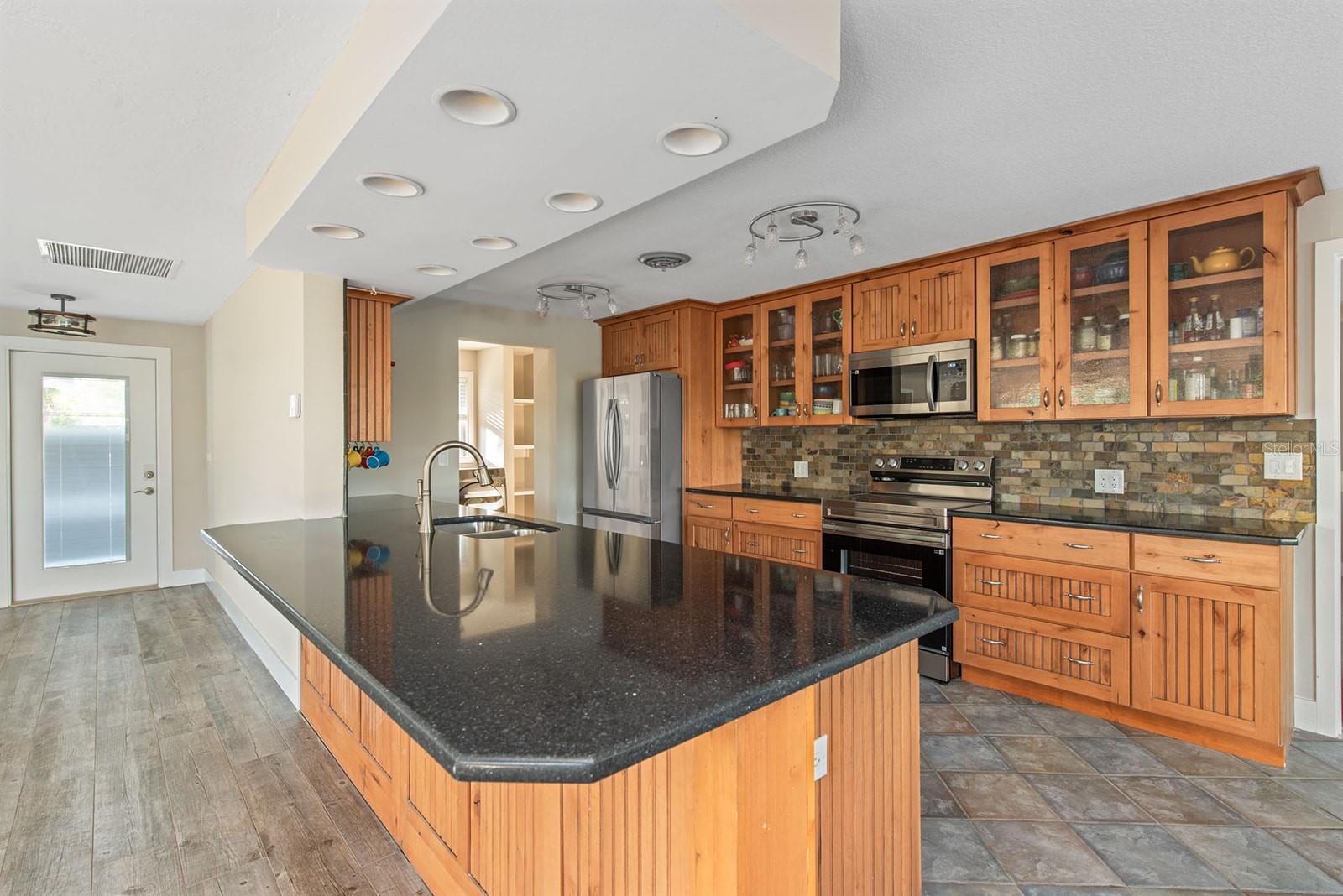 300 E BAY HEIGHTS AVE, ENGLEWOOD, FL — photo 12