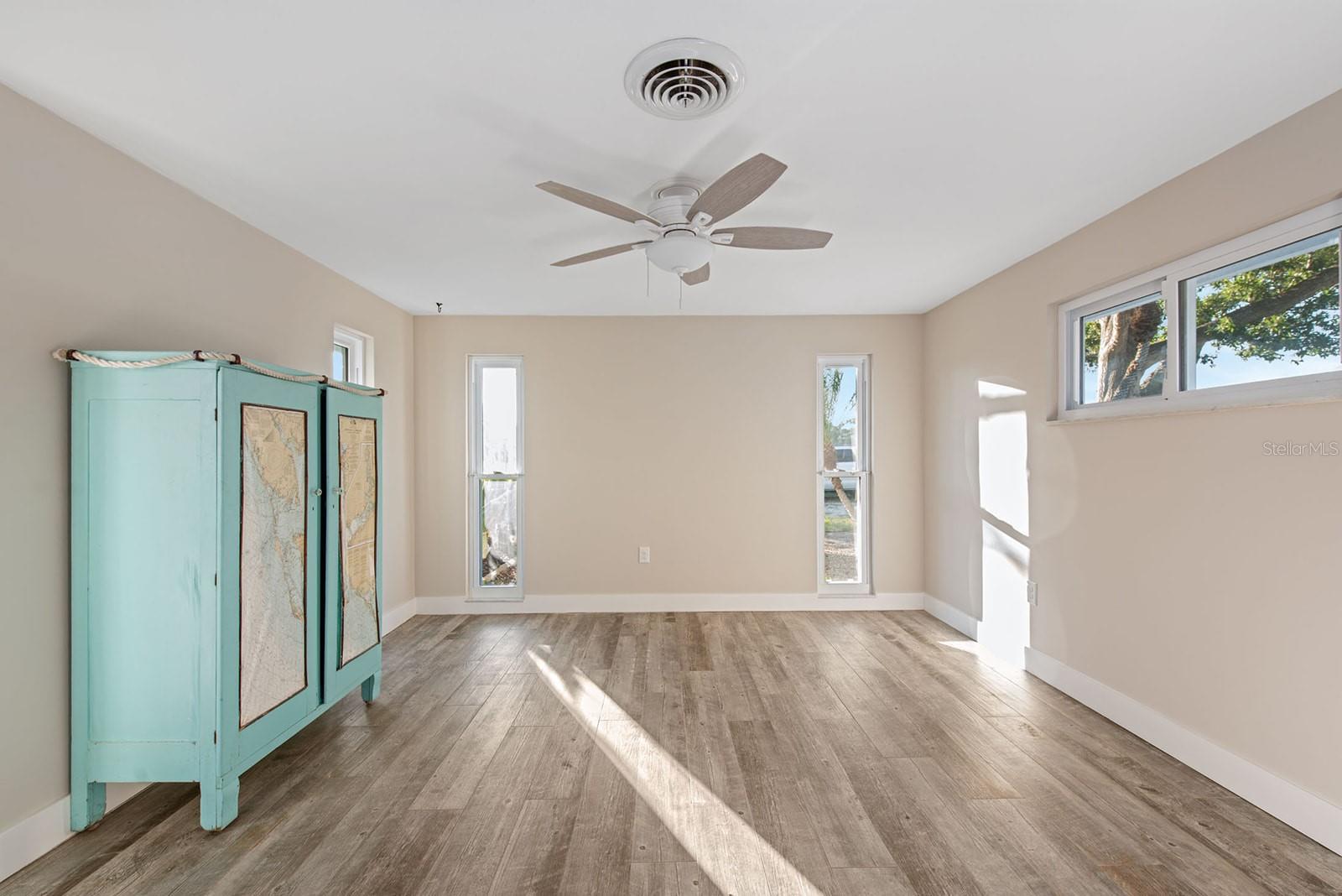 300 E BAY HEIGHTS AVE, ENGLEWOOD, FL — photo 28