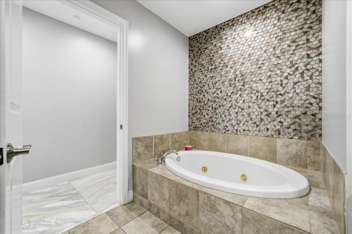 449 S 12TH ST #1804, TAMPA, FL — photo 40