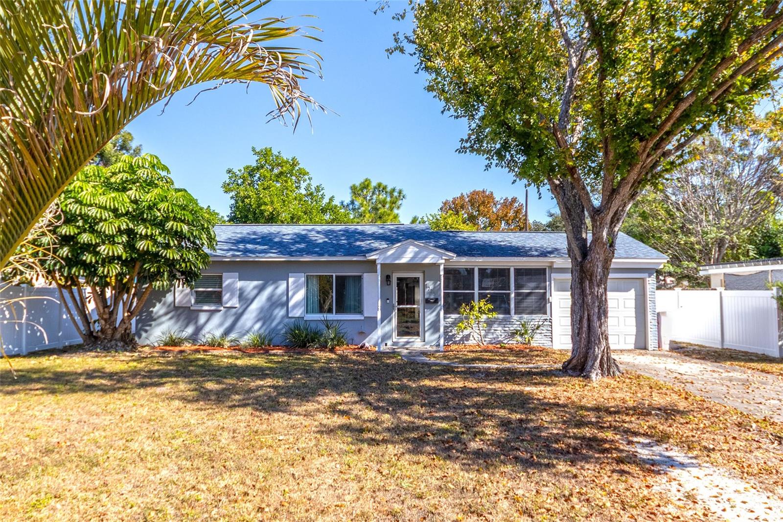 1725 BRADSHAW LN N, ST PETERSBURG, FL